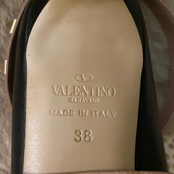 New without tags Valentino Garavani Studwrap black leather heels. Size 38. - Picture 7 of 7